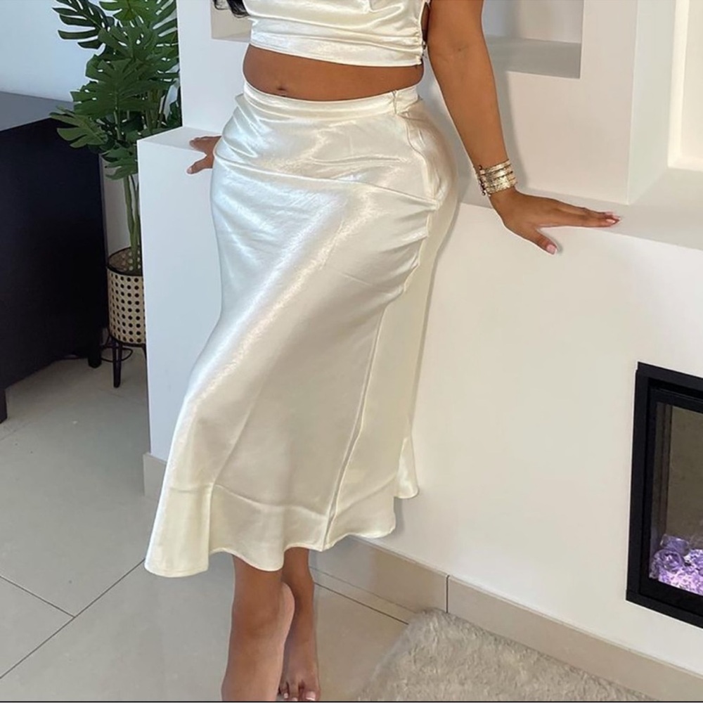 Satin skirt